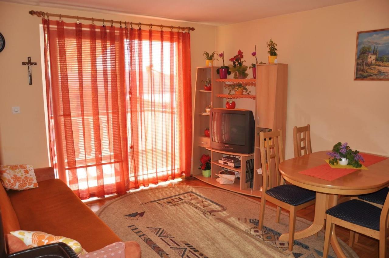 لوبار Apartments Bela - Sea View المظهر الخارجي الصورة