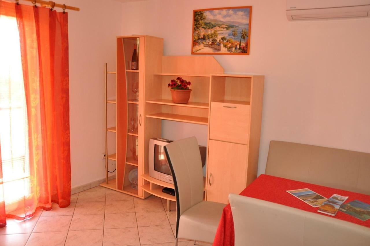 لوبار Apartments Bela - Sea View المظهر الخارجي الصورة